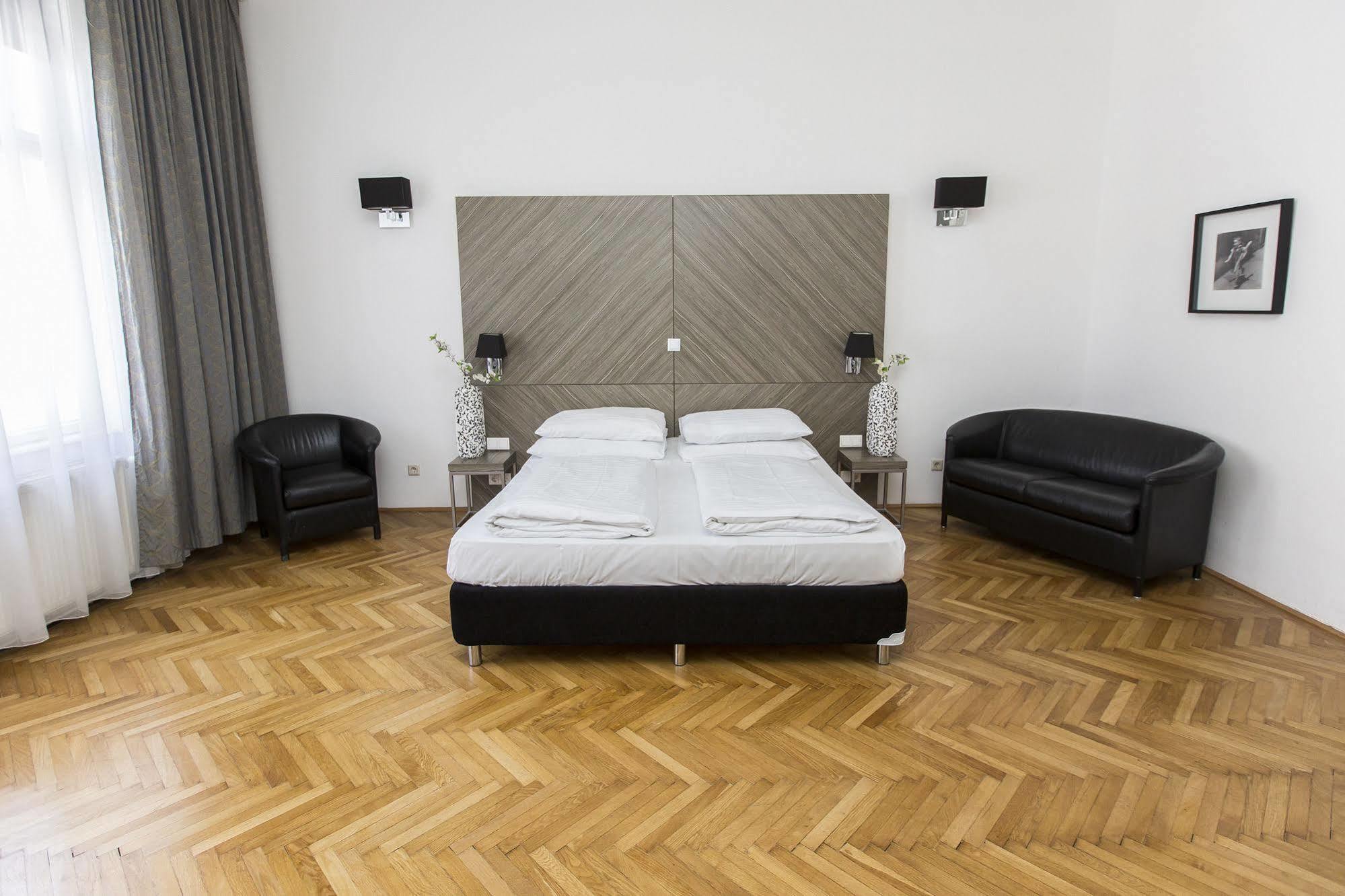 Carlton Opera Appart hôtel 3*